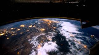 What does it feel like to fly over planet Earth - Fluid version