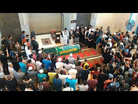 Jenazah Julia Peres disemayamkan