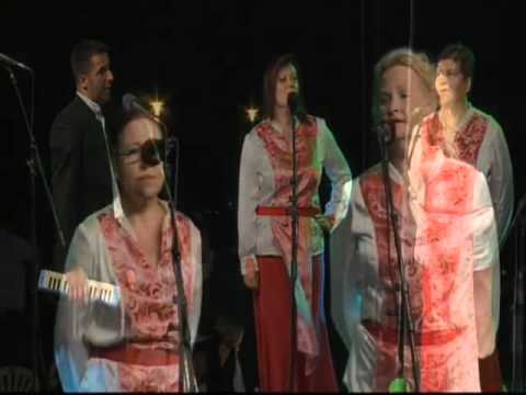 Prid Oltarom Kleči Diva - Klapa Košute  ( Live )