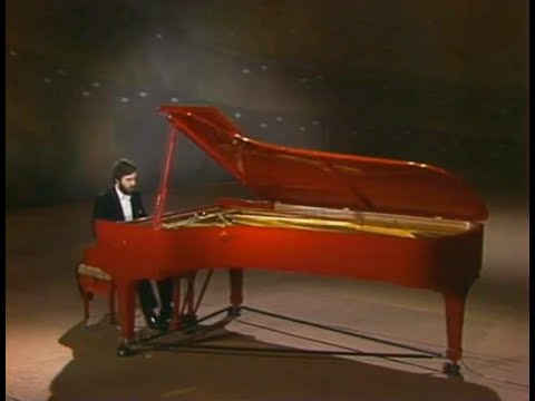 Vladimir Bakk plays Liszt Hungarian Rhapsody 6 & Petrarch Sonnet 104 - video 1983