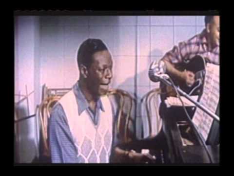 Nat King Cole 'Moonlight Kisses' (16) - Straighten Up And Fly Right