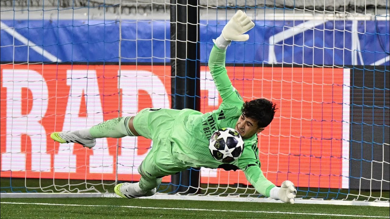 Javi Navarro vs PSG U19 | UEFA Trẻ Giải