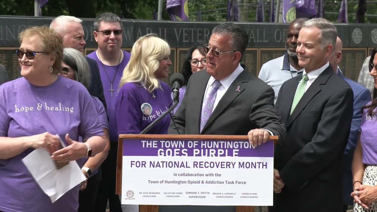 The Town of Huntington Goes Purple for National Recovery Month