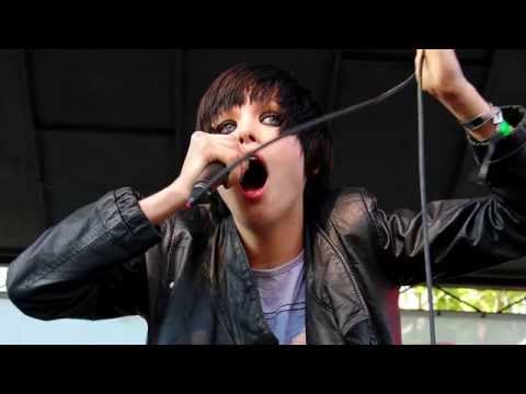 Crimewave - Crystal Castles vs HEALTH (remix) by Mannequins Breathe