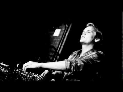 Avicii vs. Florence Welch - Fade Into Darkness vs. You've Got The Love (Mark Knight remix)