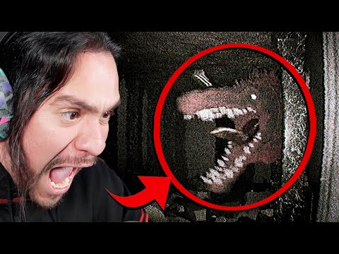 Is That The Man in the Suit?! - Dinosaur Horror Game.