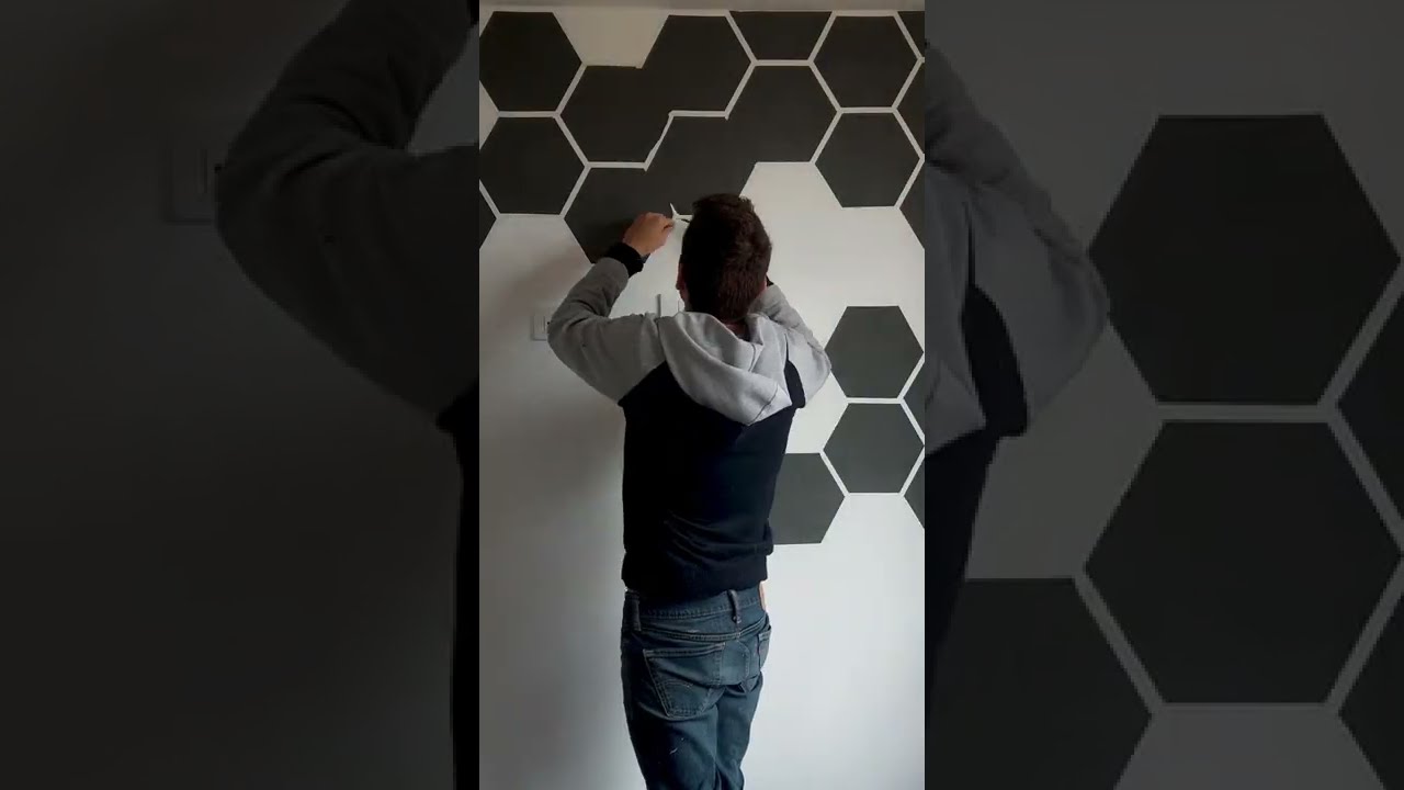 Decorando la pared con hexágonos - Cómo pintar una pared con figuras geométricas #Shorts
