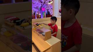 Download lagu Surprised eating sushi suddenly the fish is alive ⁉️😱 mp3 Download lagu Surprised eating sushi suddenly the fish is alive ⁉️😱 mp3