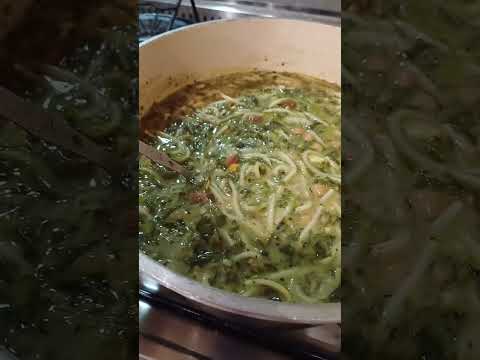 if you visit Iran 🇮🇷, absolutely eat this traditional food,we say Ashe Reshteh