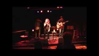 Cover L'excessive de Carla Bruni