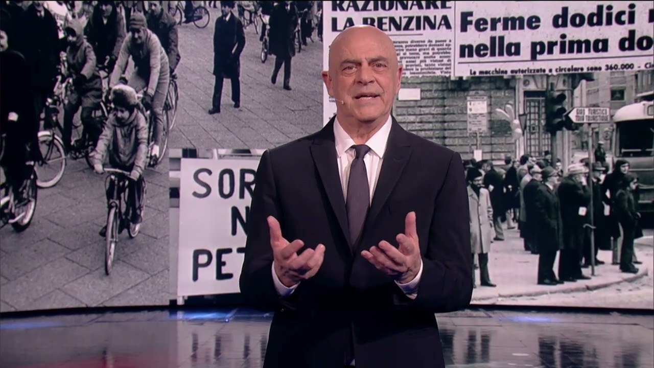 Crozza ricorda l'austerity: "Mio padre sceglieva solo le discese" 😂 | Fratelli di Crozza