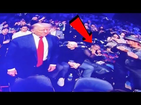 tRump and his good clown crew gets flipped off 