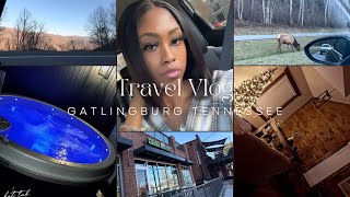 Vlogmas Day 19 | Traveling To Gatlinburg TN & Cabin Tour🌲🥰