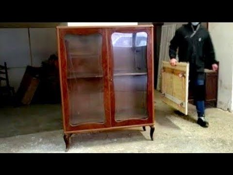 Restoration and restyling of an old Classic wooden showcase