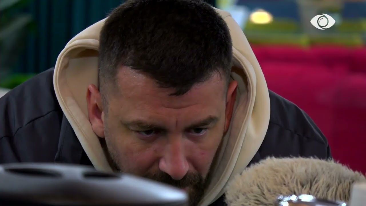 “Loja jote është të bësh sikur nuk dëgjon”/Egli i drejtohet Gjestit