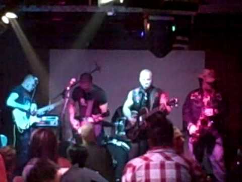 Bruits et Voix feat. The Von Dukes-Flyin' Saucer Rock N' Roll (Toucan's 8/4/09)