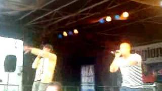 Erik og Kriss sleng hendene opp (Ulsteinvik...Trebåtfestivalen)