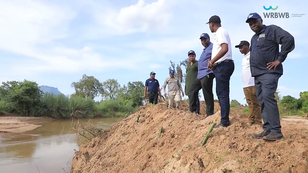 ZIARA YA WAJUMBE WA BODI KWENYE MITO ILIYOATHIRIKA NA MAFURIKO MOROGORO