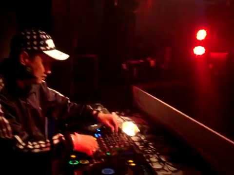 Dj Gizmo Playing @ Happy Nation 2011