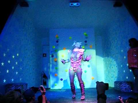 AGHATTA OLIVER -FREEDOM CLUB FESTA LUMINOUS PARTY 05-05-2013