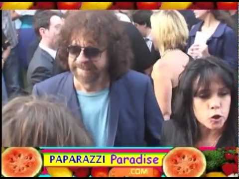 E.L.O.'s JEFF LYNNE and girlfriend spotted at play opening
