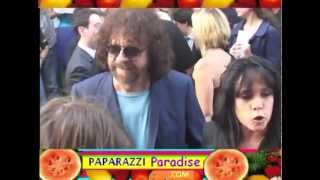 E.L.O.'s JEFF LYNNE and girlfriend spotted at play opening