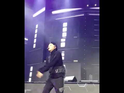 EXO - OH LA LA LA at HUT Transmedia Miracle 18