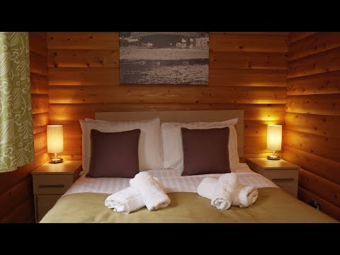 Luxury log cabins with hot tubs at Whitemead Forest Park