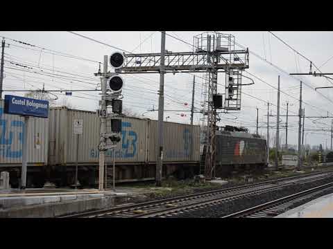 189 400 di CFI con treno merci per Lugo in transito a Castel Bolognese