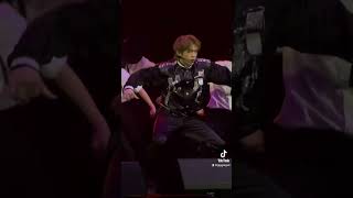 Download lagu Kang Daniel First Parade in LA mp3 Download lagu Kang Daniel First Parade in LA mp3