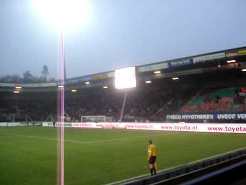 NEC-FC Volendam NEC supporters klappen voor de 6-1