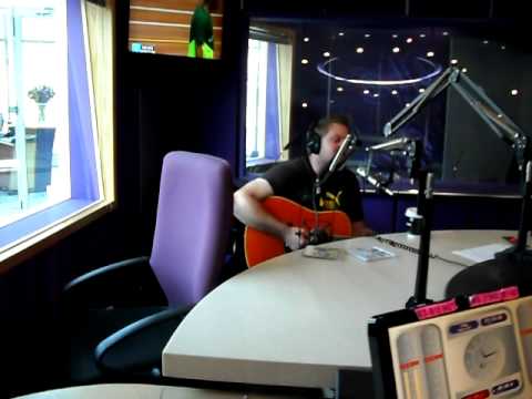 Albert de Wet performs 7de Laan on Friday Live