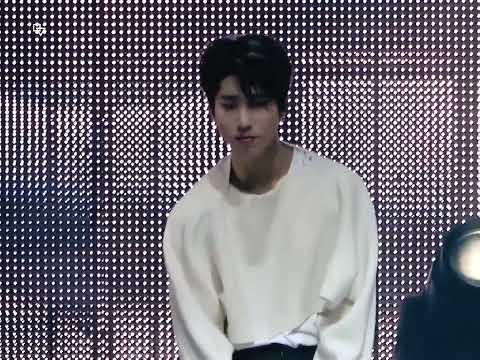 Stray kids (3rd eye) Han's reaction on Lee know's high note..