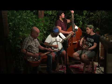 Gabriel Laender - Why Don't you Get a Job (country version) Backyard Sessions
