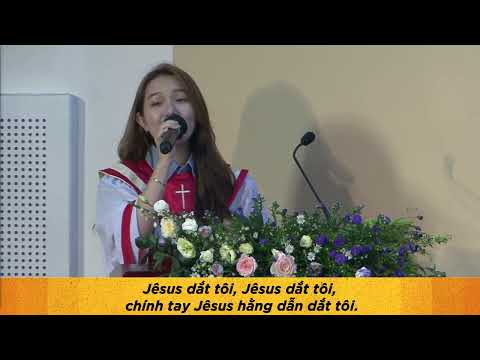 Thể hiện bởi Uyên Thương