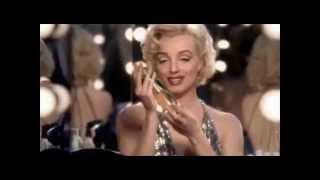 Musik-Video-Miniaturansicht zu Durch Berlin fließt immer noch die Spree Songtext von Marlene Dietrich