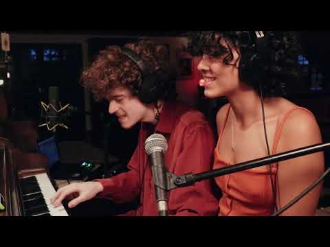 Rafael Jama, Nena - The lay down