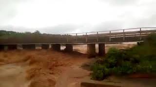 preview picture of video 'Swollen river Tana (Sagana) KENYA after the heavy downpour.'