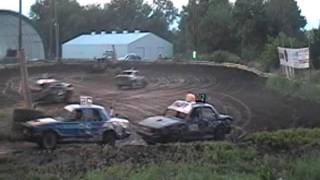 preview picture of video 'Figure8 Racing Coon Rapids, Ia  08 06 11ahnw2'