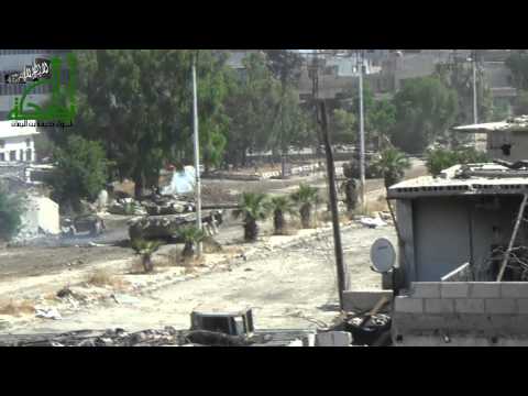 استهداف دبابة بصاروخ آر بي جي على طريق درعا القديم في حي القدم من قبل لواء حذيفة بن اليمان