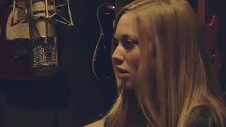 Amanda Seyfried L&#39;ll Red Riding Hood