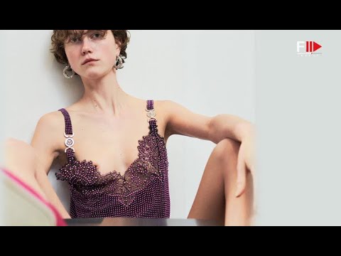 JULIE HOOMANS Top 10 Walks Spring 2023 - Fashion Channel