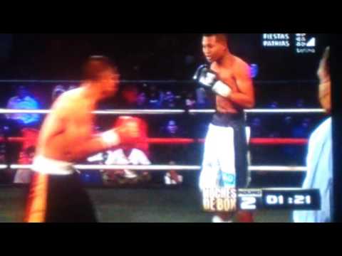 Noche de box triunfo peruano