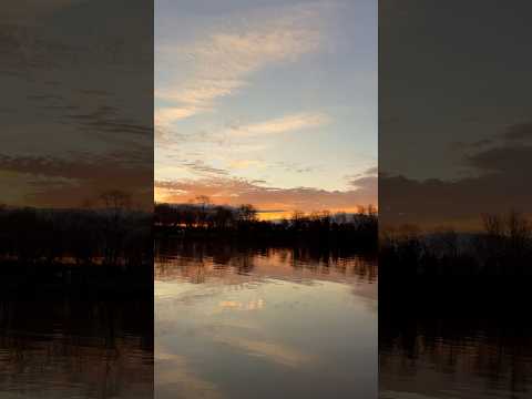 Atardecer tranquilo en Buenos Aires, Zárate. #sunset #goldenhour #afternoon #silence #aldanastricker