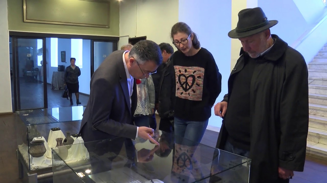 Професор Николай Овчаров представи макет на Перперикон