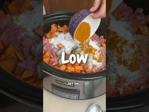 Learn how to make homemade dog food for free! (link in our bio) #thebkpets #homemadedogfood