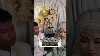 Download lagu Viral moment as a husband feeds his wife at the wedding altar. mp3 Download lagu Viral moment as a husband feeds his wife at the wedding altar. mp3