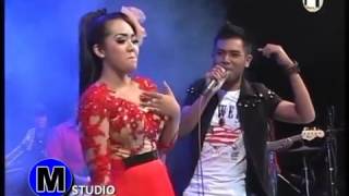 Download lagu Birunya Cinta ''Devi Aldiva & Gerry Mahesa'' New Gita Bayu.mp4 mp3 Download lagu Birunya Cinta ''Devi Aldiva & Gerry Mahesa'' New Gita Bayu.mp4 mp3