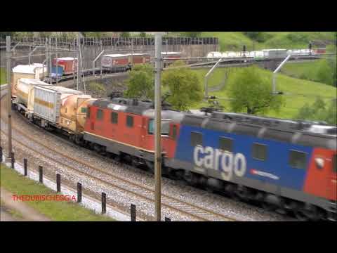 LO SPETTACOLO DEI TRENI MERCI E PASSEGGERI IN TRANSITO A WASSEN. (CH) 2 - 6 - 2014.
