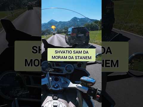 Kombi mi dolazi u susret — odmah odustajem od preticanja!